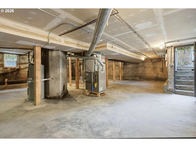 1512 Sw 18TH Ave, Portland, OR 97201