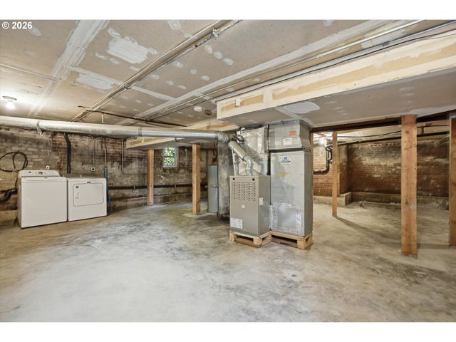 1512 Sw 18TH Ave, Portland, OR 97201