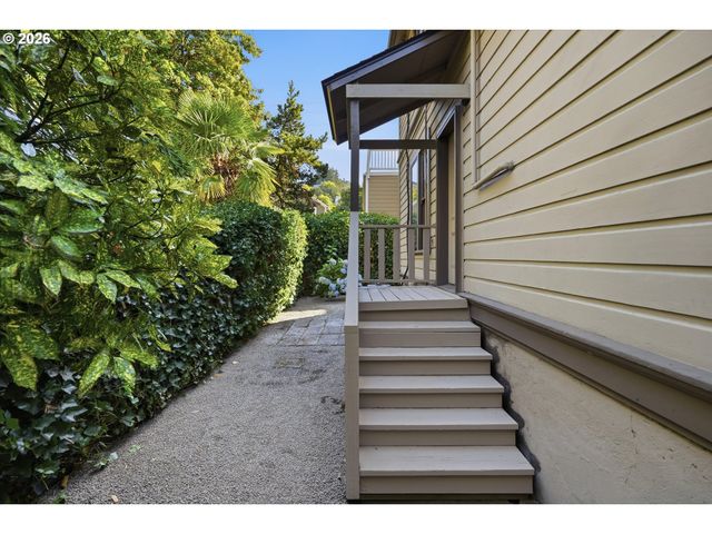 1512 Sw 18TH Ave, Portland, OR 97201