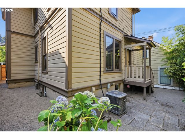 1512 Sw 18TH Ave, Portland, OR 97201