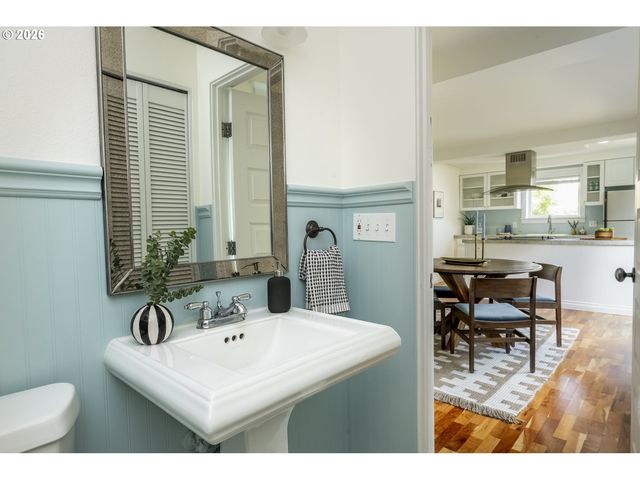 3932 Se 16TH Ave, Portland, OR 97202