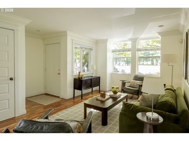 3932 Se 16TH Ave, Portland, OR 97202