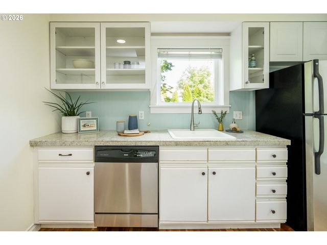 3932 Se 16TH Ave, Portland, OR 97202
