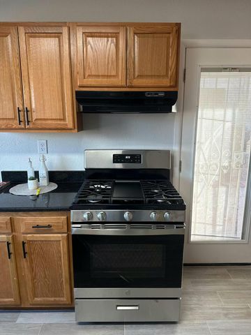 8008 San Joaquin Avenue SE, Albuquerque, NM 87108