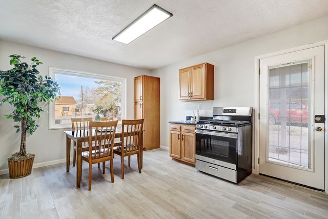 8008 San Joaquin Avenue SE, Albuquerque, NM 87108