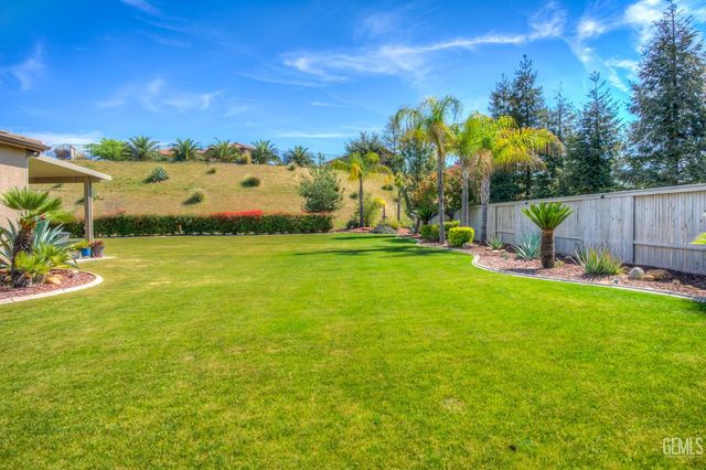 6605 Montagna Drive, Bakersfield, CA 93306