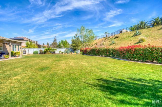 6605 Montagna Drive, Bakersfield, CA 93306