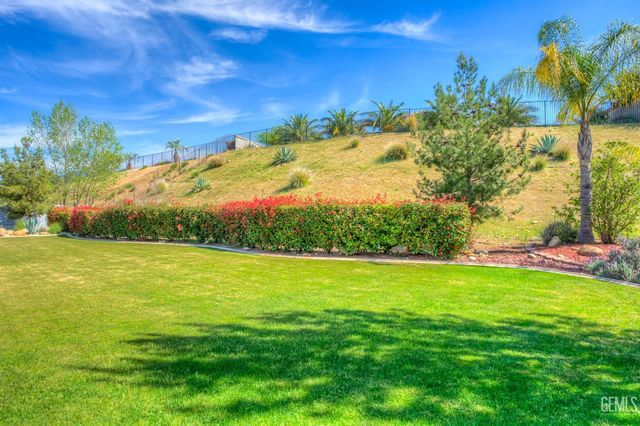 6605 Montagna Drive, Bakersfield, CA 93306