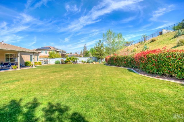 6605 Montagna Drive, Bakersfield, CA 93306