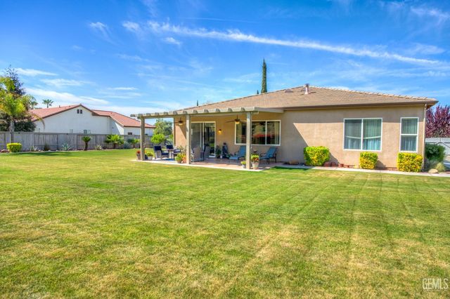 6605 Montagna Drive, Bakersfield, CA 93306