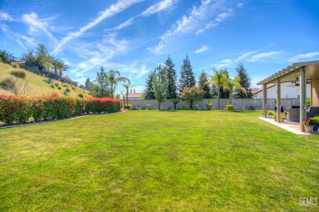 6605 Montagna Drive, Bakersfield, CA 93306