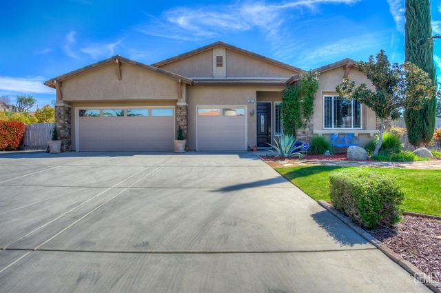 6605 Montagna Drive, Bakersfield, CA 93306