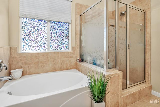 6605 Montagna Drive, Bakersfield, CA 93306