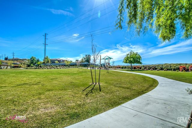 6605 Montagna Drive, Bakersfield, CA 93306