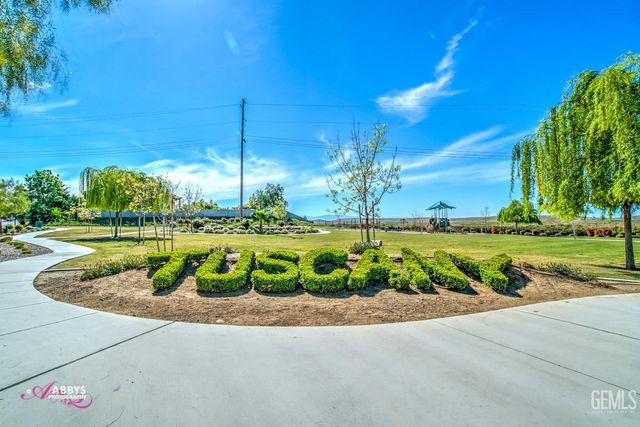 6605 Montagna Drive, Bakersfield, CA 93306