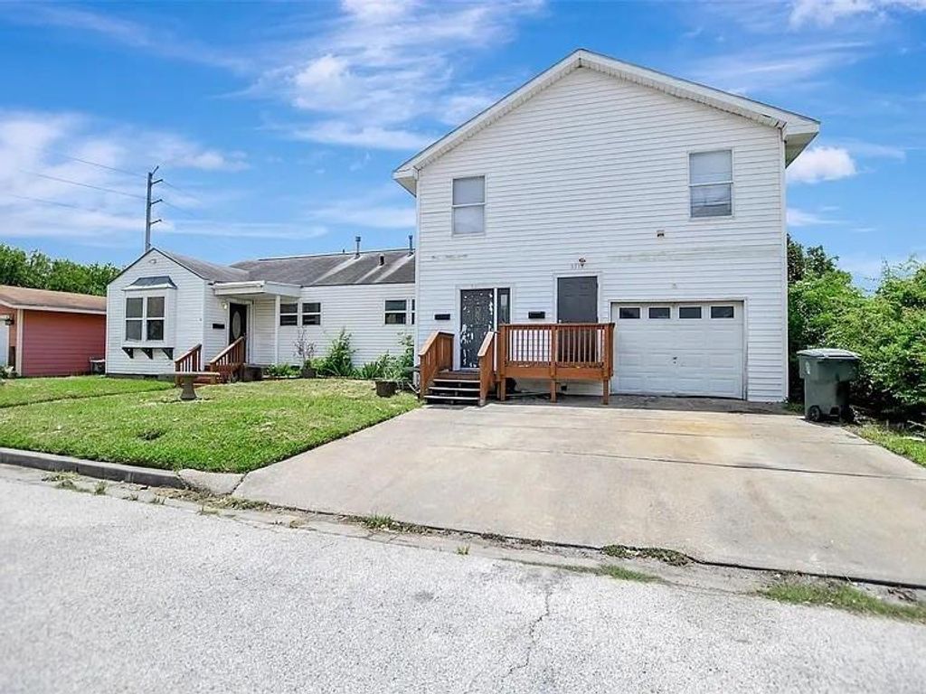 5313 Perry Avenue, Galveston, TX 77551