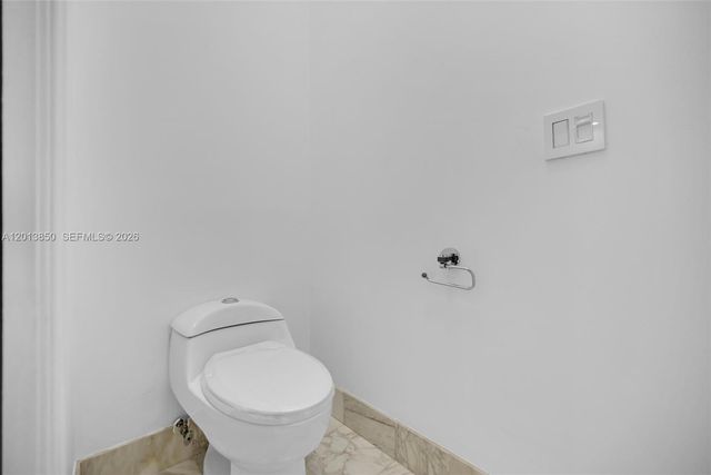 2468 Bay Isle Court, Weston, FL 33327