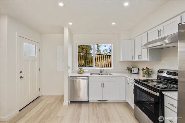 1032 1 Guard Street, Friday Harbor, WA 98250