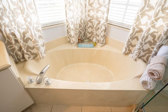 5463 Queenship Court, Greenacres, FL 33463