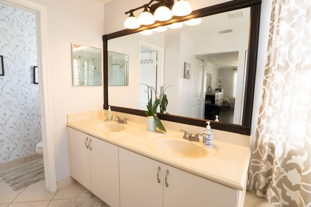 5463 Queenship Court, Greenacres, FL 33463