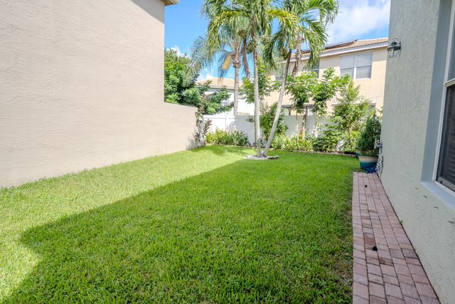 5463 Queenship Court, Greenacres, FL 33463