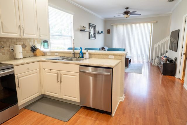 5463 Queenship Court, Greenacres, FL 33463