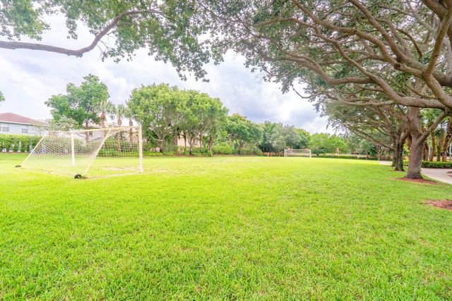 5463 Queenship Court, Greenacres, FL 33463