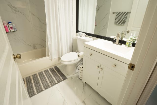 5463 Queenship Court, Greenacres, FL 33463