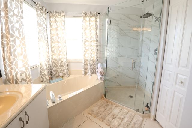 5463 Queenship Court, Greenacres, FL 33463