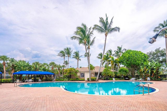 5463 Queenship Court, Greenacres, FL 33463