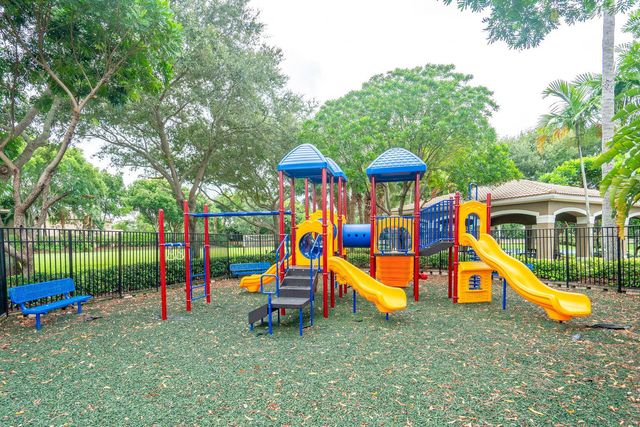 5463 Queenship Court, Greenacres, FL 33463