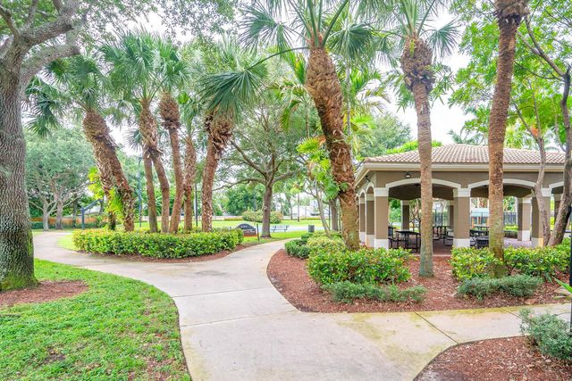 5463 Queenship Court, Greenacres, FL 33463