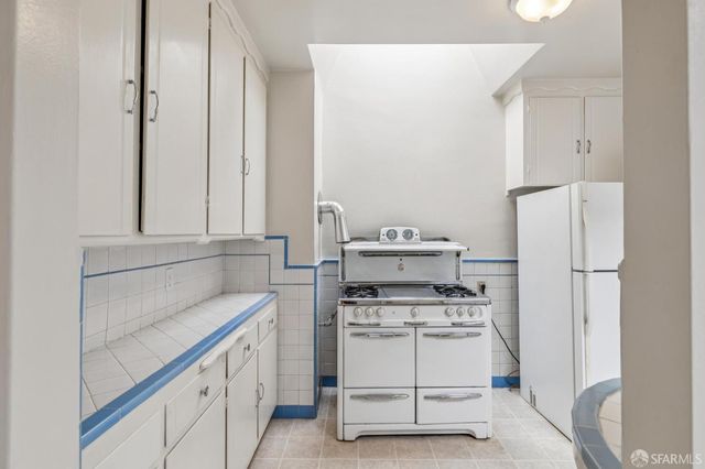 2532 Cabrillo Street, San Francisco, CA 94121