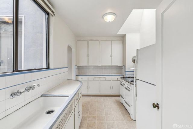 2532 Cabrillo Street, San Francisco, CA 94121