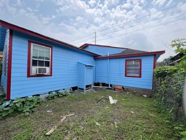 6617 Avenue H, Houston, TX 77011