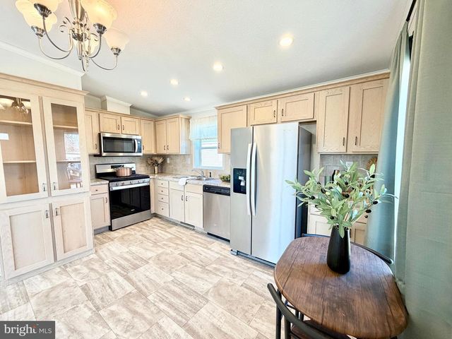 201 JOHNSON DR, Fairless Hills, PA 19030