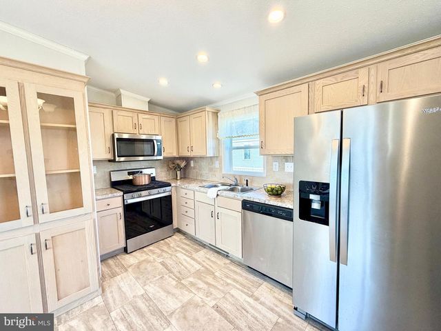 201 JOHNSON DR, Fairless Hills, PA 19030