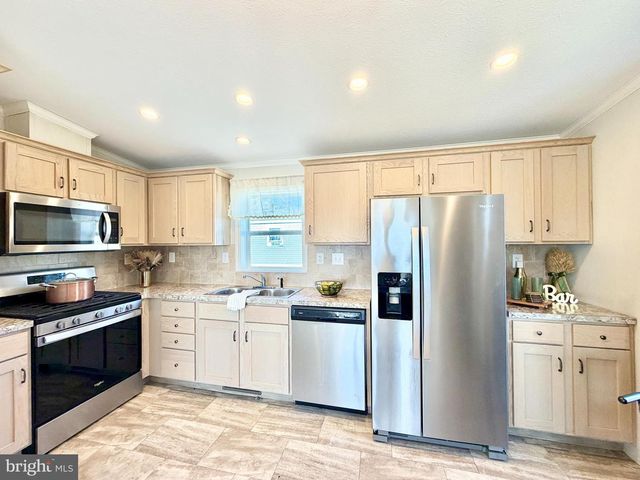 201 JOHNSON DR, Fairless Hills, PA 19030