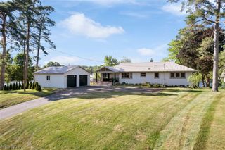 5969 W Shore Drive NW, Canton, OH 44718