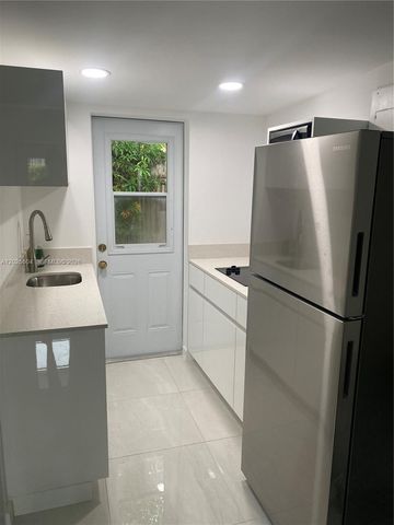 1710 Michigan Ave Guest House, Miami Beach, FL 33139