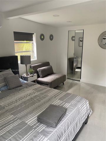 1710 Michigan Ave Guest House, Miami Beach, FL 33139