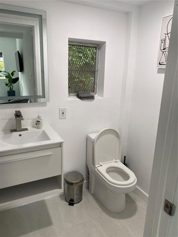 1710 Michigan Ave Guest House, Miami Beach, FL 33139