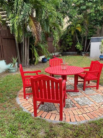 1710 Michigan Ave Guest House, Miami Beach, FL 33139