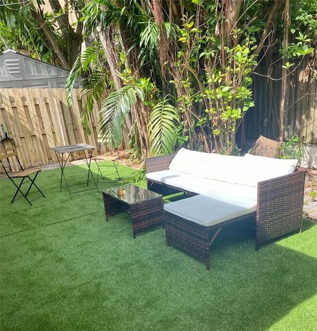 1710 Michigan Ave Guest House, Miami Beach, FL 33139