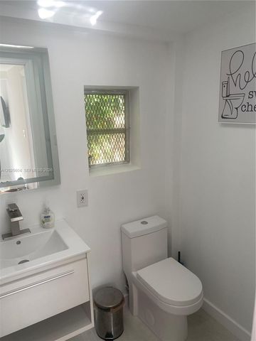 1710 Michigan Ave Guest House, Miami Beach, FL 33139