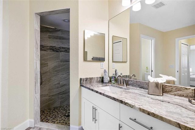 2122 25th ST, Cape Coral, FL 33914