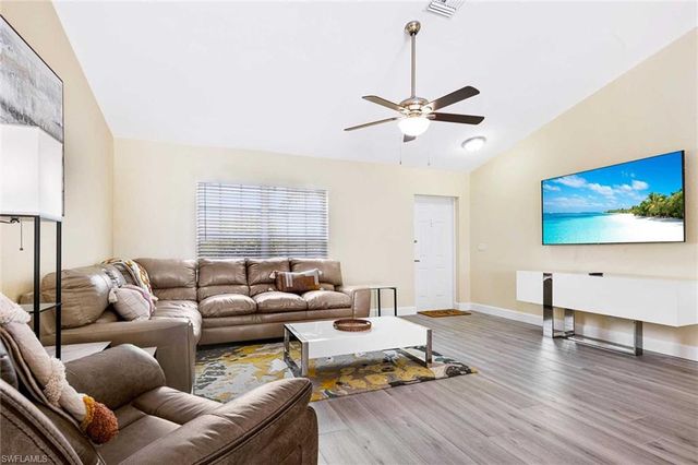 2122 25th ST, Cape Coral, FL 33914