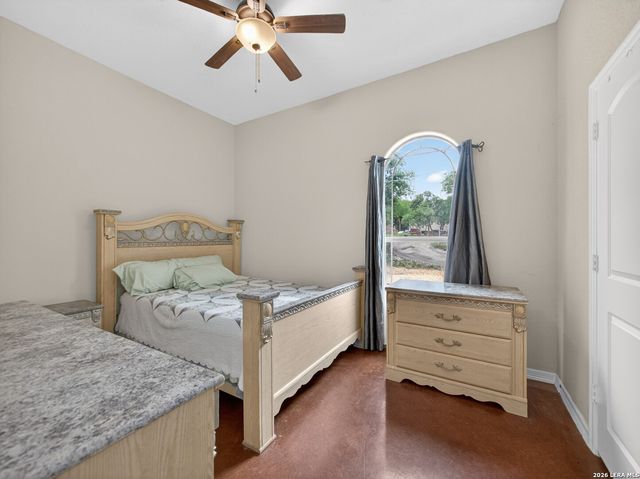 12275 Grapevine St, San Antonio, TX 78245