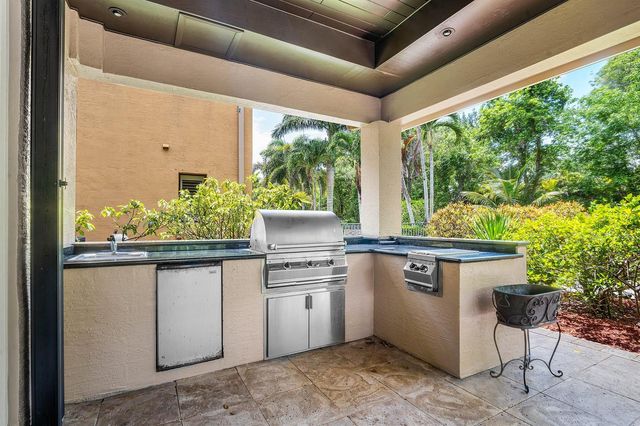 10380 Trianon Place, Wellington, FL 33449