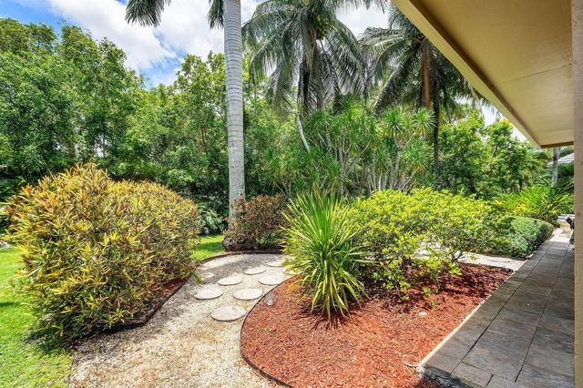 10380 Trianon Place, Wellington, FL 33449